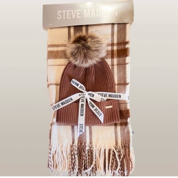 NWT- Steve Madden Plaid Scarf with Matching Hat Gift-set - Picture 4 of 4